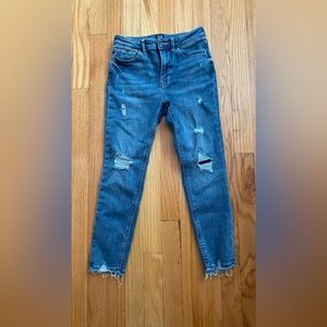 Girls Gap distressed jeggings